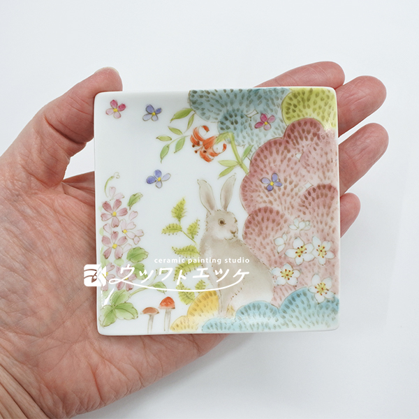 ～小皿で学ぶ上絵付・半日講座～ 手のひらの野うさぎ（全1回）
