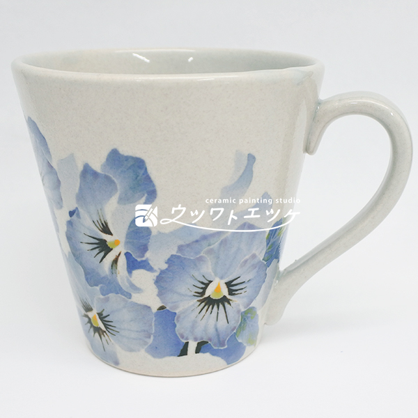 ～呉須と下絵具を使って描く～ 色染付花文様マグカップ（ビオラ）（全1回）